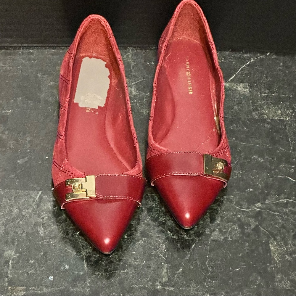 Tommy Hilfiger Katya Pointed-Toe Ballet Flats Dark Red Suede sz 5.5